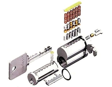 Z&aacute;rszerkezet, z&aacute;rbet&eacute;t, lakat programoz&aacute;sa